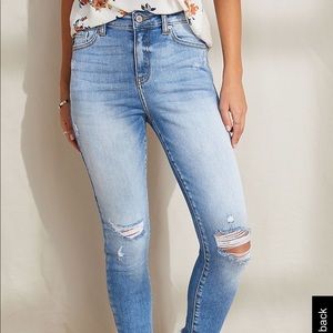 Kansan distressed skinny jean.. size 13/30
